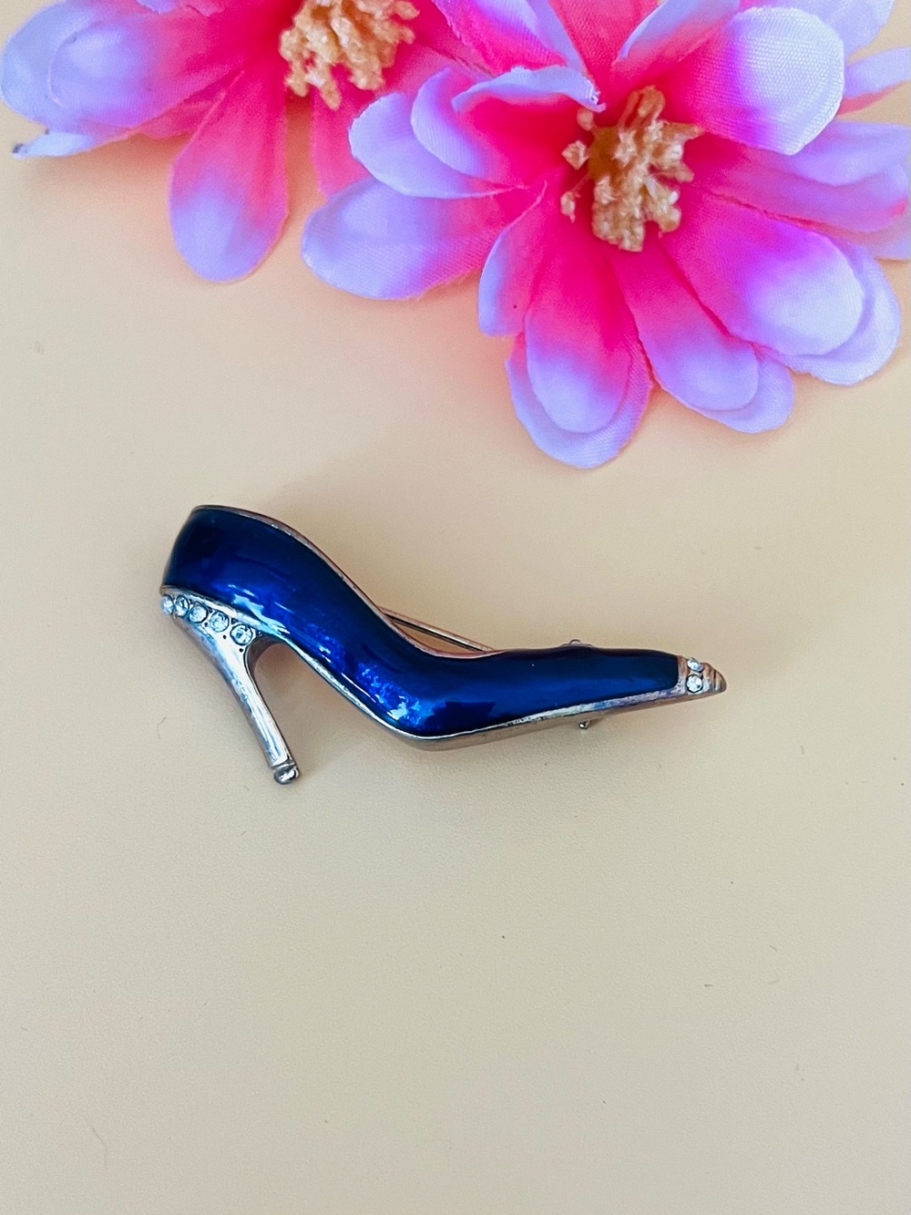 Vintage Blue Enamel High Heel Shoe Brooch/Pin with Goldtone and Rhinestones